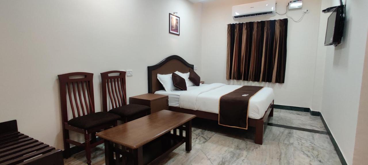 Rmc Travellers Inn Chennai Esterno foto