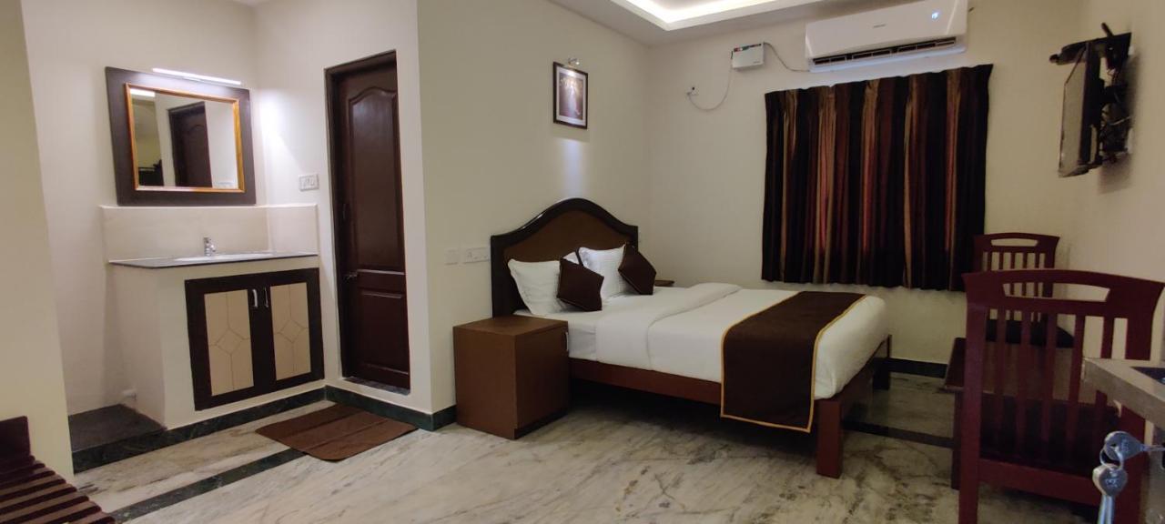 Rmc Travellers Inn Chennai Esterno foto