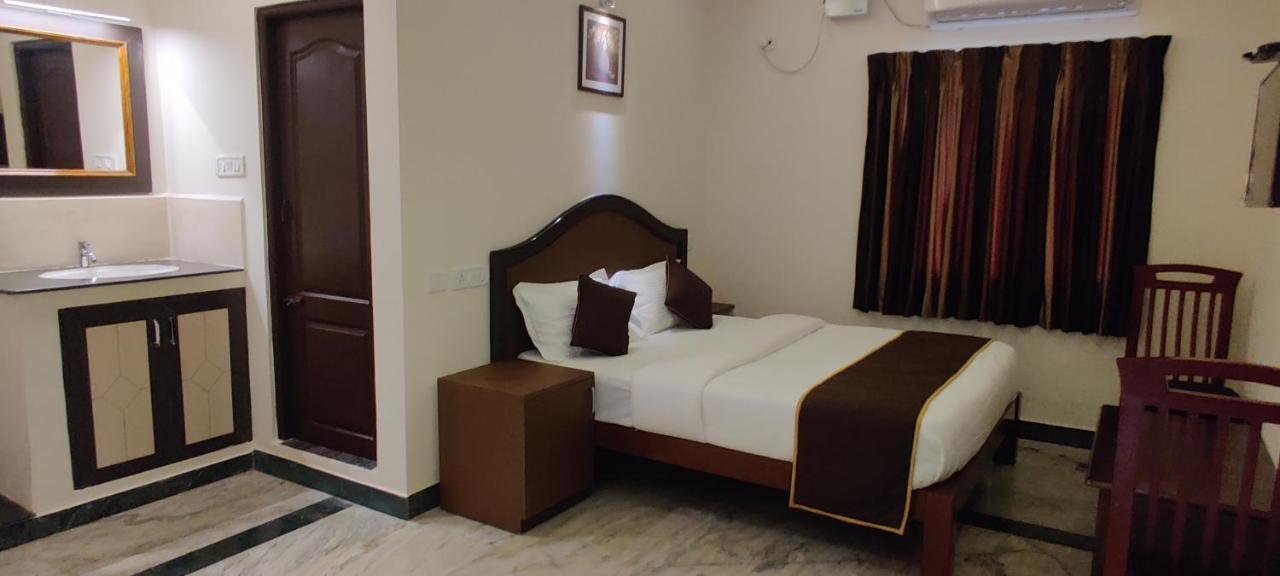 Rmc Travellers Inn Chennai Esterno foto